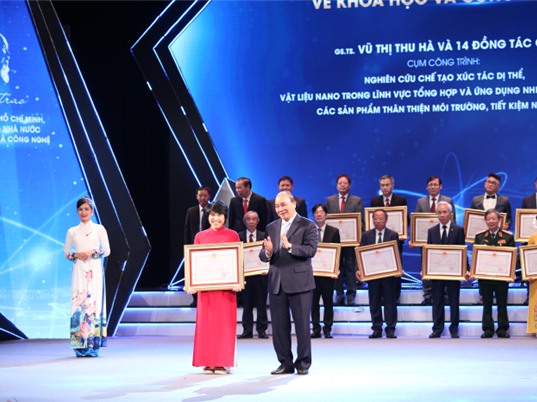 Trao giải thưởng Hồ Chí Minh và giải thưởng Nhà nước về KH&CN cho 29 công trình 