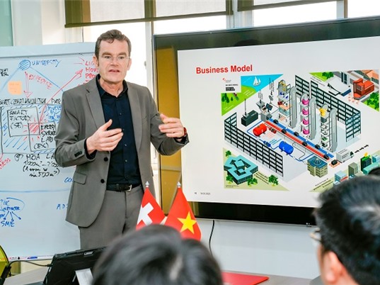 BK Holdings ký hợp tác chiến lược với Innovation Park Biel của Thụy Sĩ