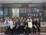 Sinh viên kỹ thuật hạt nhân tham quan nhà máy điện hạt nhân Nhật Bản