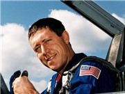 Cựu phi hành gia tàu con thoi dự Tuần lễ NASA đầu tiên ở Việt Nam 