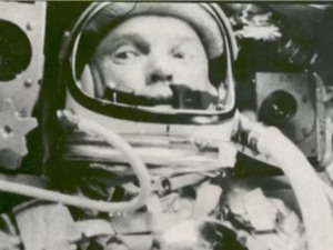 John Glenn - Người hùng không gian đầu tiên của Hoa Kỳ