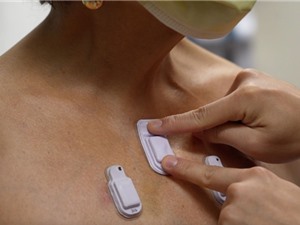 [Video] Thiết bị đeo thu nhỏ giúp theo dõi âm thanh bên trong cơ thể