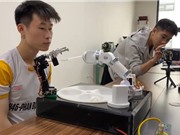 Cánh tay robot E-ARM: Hỗ trợ người gặp khó khăn trong ăn uống