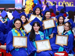 TPHCM: Tuyển dụng nhiều cán bộ từ nguồn sinh viên xuất sắc