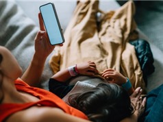 Điều gì xảy ra với trẻ em khi cha mẹ sử dụng điện thoại quá nhiều?