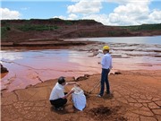 Sản xuất vật liệu xây dựng từ bùn đỏ