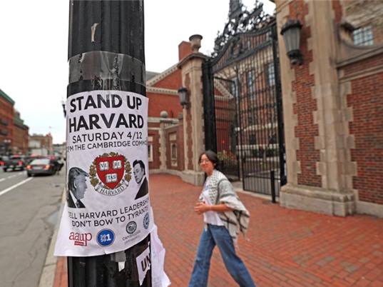 Cuộc đối đầu giữa Nhà Trắng và Harvard: Những câu hỏi bị bỏ quên