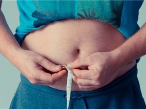 Vì sao vòng eo của chúng ta phình ra ở tuổi trung niên?