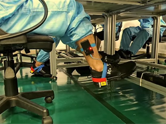 Thiết bị đeo giám sát tĩnh điện ở các nhà máy