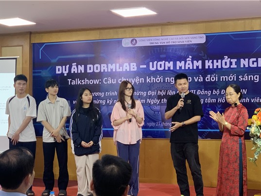Khởi nghiệp từ ký túc xá