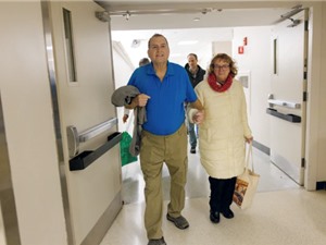 Bệnh nhân sống khỏe sau sáu tháng được ghép thận heo