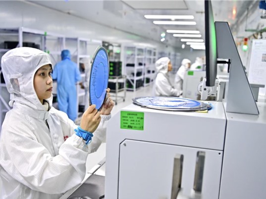 Kế hoạch 5 năm của Trung Quốc: Đẩy mạnh tự cường về khoa học công nghệ