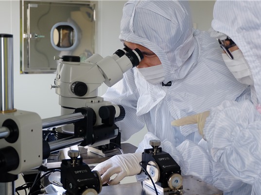 Khi nào nhà khoa học trở thành doanh nhân?