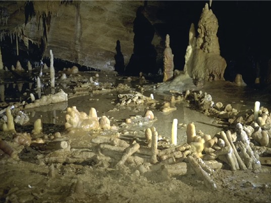Người Neanderthal có niềm tin tôn giáo không?