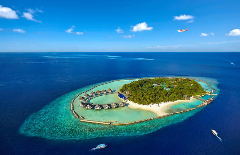 6. Maldives. Là quốc đảo gồm nhóm các đảo san hô tại Ấn Độ Dương. 26 đảo san hô của Maldives bao vòng quanh một lãnh thổ gồm 1.192 đảo nhỏ. Đây là một trong những điểm du lịch biển hấp dẫn nhất châu Á nói riêng và thế giới nói chung.